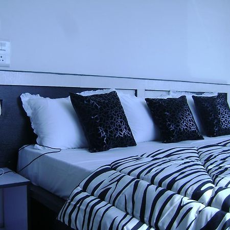 Aura Suites 구르가온 외부 사진